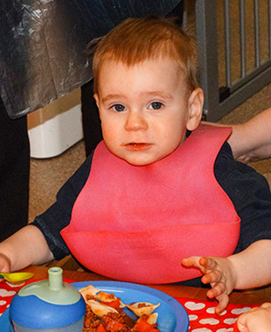 photo of a boy eating lunch in Bumble Bees, Longscroft
